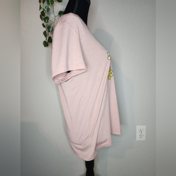 SHEIN Blush Pink Daisy Graphic Print Tee Size XL - Picture 5 of 7